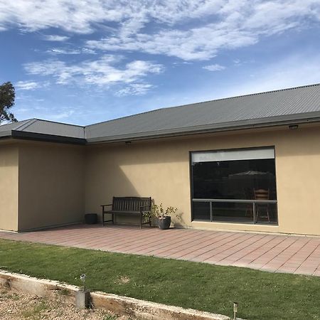 Dolphin Holiday House Hotel Streaky Bay Exterior photo